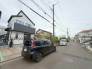 交通量の少ない前面道路ですので、小さなお子様がおられるご家庭でも安心してお住まいいただけます。
