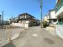 交通量の少ない前面道路ですので、小さなお子様がおられるご家庭でも安心してお住まいいただけます。
