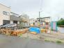 小学校まで徒歩4分、中学校まで徒歩10分と教育施設が近いのも魅力。お子様を安心して送り出せます。
