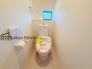 1Fと2Fにトイレがございますので、朝の忙しい時間帯も安心ですね。いつも使うトイレだからこそ、綺麗に清潔にこだわりたいです♪
