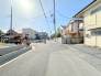 交通量の少ない前面道路ですので、小さなお子様がおられるご家庭でも安心してお住まいいただけます。