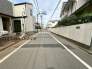 前面道路、幅員がございますので、駐車もスムーズに行えます！駐車が少し苦手なママさんでも安心ですね♪
