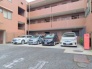 駐車場は月額21000円～23000円となっております。（最新の空き状況を確認させていただきます。）