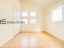 【施工例】2箇所に窓があり風通しが良く、クローゼット付きの居室が3～4部屋ございますので、プライベートを分けてのんびりお寛ぎいただけます♪