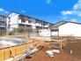 小学校まで徒歩約5分、中学校まで徒歩約12分でお子様が無理なく通える距離です。保育園や幼稚園も近くに多数あり、子育てファミリーには嬉しい環境です！