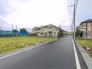 交通量の少ない前面道路ですので、小さなお子様がいらっしゃるご家庭でも安心してお住まいになれます。
