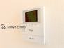 【施工例】「TVモニター付きインターホン」は、玄関に行かなくても誰が来たのか確認でき、お子様のお留守番も安心です。
