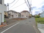 前面道路、幅員がございますので、駐車もスムーズに行えます！駐車が少し苦手なママさんでも安心ですね♪