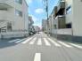 前面道路、幅員がございますので、駐車もスムーズに行えます！駐車が少し苦手なママさんでも安心ですね♪