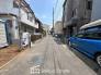 交通量の少ない前面道路ですので、小さなお子様がおられるご家庭でも安心してお住まいいただけます。