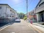 交通量の少ない前面道路ですので、小さなお子様がおられるご家庭でも安心してお住まいいただけます。
