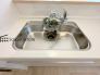 浄水器をスリムに内蔵したハンドシャワー式の水栓金具です。シンクもスッキリ！