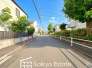 交通量の少ない前面道路ですので、小さなお子様がおられるご家庭でも安心してお住まいいただけます。
