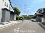 交通量の少ない前面道路ですので、小さなお子様がおられるご家庭でも安心してお住まいいただけます。
