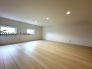 固定階段による広々とした小屋裏収納は安全に昇降が出来、重い荷物も運べて便利です！お子様の秘密基地としても活躍しそう♪
