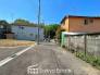交通量の少ない前面道路ですので、小さなお子様がおられるご家庭でも安心してお住まいいただけます。