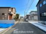 交通量の少ない前面道路ですので、小さなお子様がおられるご家庭でも安心してお住まいいただけます。