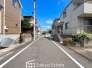 交通量の少ない前面道路ですので、小さなお子様がおられるご家庭でも安心してお住まいいただけます。
