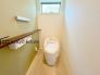 【施工例】1Fと2Fにトイレがございますので、朝の忙しい時間帯も安心です。毎日使う場所だからこそ、綺麗に清潔にこだわりたいですね♪