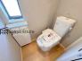 【施工例】1Fと2Fにトイレがございますので、朝の忙しい時間帯も安心です。毎日使う場所だからこそ、綺麗に清潔にこだわりたいですね♪
