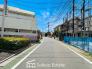 前面道路、幅員がございますので、駐車もスムーズに行えます！駐車が少し苦手なママさんでも安心ですね♪
