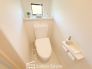 【施工例】トイレはお掃除が簡単なタイプを採用！いつも綺麗に清潔に！ウォッシュレット付きで快適です♪
