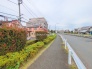 スーパー、コンビニ、ドラッグストアが徒歩10分圏内に揃い生活環境良好です！急なお買い物も安心です♪
