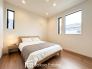 【施工例】居室はプライベートタイムとして大事という方が多い！そんな居室はシンプルが一番。飽きのこないスタイルの居室です！

