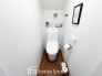 【施工例】1Fと2Fにトイレがございますので、朝の忙しい時間帯も安心ですね。いつも使うトイレだからこそ、綺麗に清潔にこだわりたいです♪
