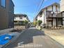 交通量の少ない前面道路ですので、小さなお子様がおられるご家庭でも安心してお住まいいただけます。
