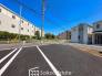 小学校まで徒歩約3分、中学校まで徒歩約14分でお子様が無理なく通える距離です。保育園や幼稚園も近くに多数点在、府中市郷土の森公園まで徒歩約6分など、子育てファミリーには嬉しい環境です！