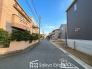 交通量の少ない前面道路ですので、小さなお子様がおられるご家庭でも安心してお住まいいただけます。
