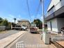 交通量の少ない前面道路ですので、小さなお子様がおられるご家庭でも安心してお住まいいただけます。