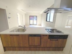 キッチンに立った位置から、リビングにいる家族に目線が届く見守りキッチン!
■八王子市兵衛2 新築一戸建■