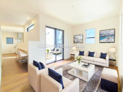 陽光をしっかり取り入れた、明るく広々としたリビング空間。家族団欒の場に最適です。※家具等はCG加工しております。■日野市旭が丘5 新築一戸建て■