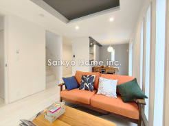 のびやかに広がるリビングは、一年を通して爽やかな光と風に癒される家族のなごみ空間です。
■府中市四谷4 新築一戸建て■