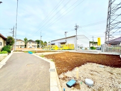 青空と公園。開放感のある街並み。「ゆったりとした環境で子育てがしたい」ママ・パパにぜひ現地をみてもらいたい物件です!■府中市多磨町2 新築一戸建て■