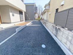 カースペース3台利用可。通勤用、家庭用で分けて駐車できるので日々の生活も快適ですね。
■武蔵野市八幡町1 新築一戸建て■