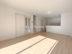 のびやかに広がるリビングは、一年を通して爽やかな光と風に癒される家族のなごみ空間です。
■昭島市郷地町2 新築一戸建て■