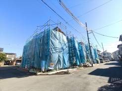 前面道路は約6m(3面)の幅広な道路です。入出庫の際もらくらくです。
■国分寺市高木町2 新築一戸建■