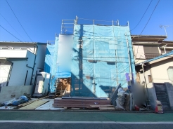 浄水器や浴室乾燥機など、毎日の生活を快適にする設備も充実しています。
■小金井市東町2 新築一戸建■