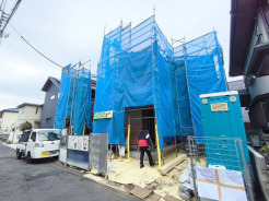 前面道路は車通りも少なく、お子さまのいるご家庭でも安心ですね。■調布市深大寺元町1 新築一戸建■