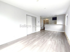 のびやかに広がるリビングは、一年を通して爽やかな光と風に癒される家族のなごみ空間です。
■八王子市緑町 新築戸建て■