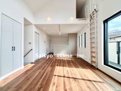 2階リビングのため、日当たり良好!家族が集まるLDKは暖かく快適な空間をご用意しました!
■府中市北山町4丁目 新築戸建て■