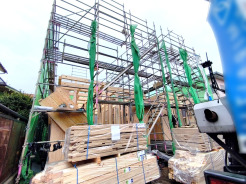 外壁にサイディング利用で、長く住んでも汚れにくい特徴があります。「ずっと住み続ける家」を実現した邸宅です。■日野市東平山2 新築一戸建て■