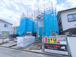 南向きの住宅は日当たりも良好。晴れの日はバルコニーでたっぷりと洗濯物を干すことができ家事もはかどりますよ。■調布市飛田給2 新築一戸建て■