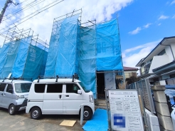 外壁にサイディング利用で、長く住んでも汚れにくい特徴があります。「ずっと住み続ける家」を実現した邸宅です。施工例■調布市飛田給2 新築一戸建て■