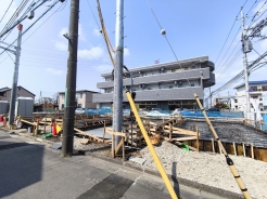 建物完成は5月を予定しています■府中市西府町3 新築一戸建て■