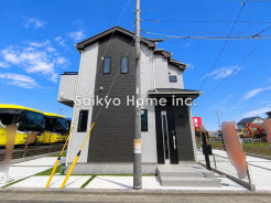 建物の基礎・構造といった目には見えにくい部分もしっかりこだわったお家です。安心して永くお住まいいただけます。
■昭島市福島町2 新築一戸建て■