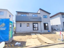 穏やかな街並みに包まれたロケーション。利便性と自然が調和する住環境です!■八王子市北野台1 新築一戸建■